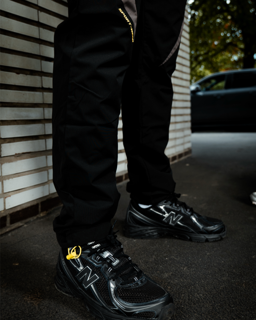 BLACK/YELLOW TRACKSERIE V1